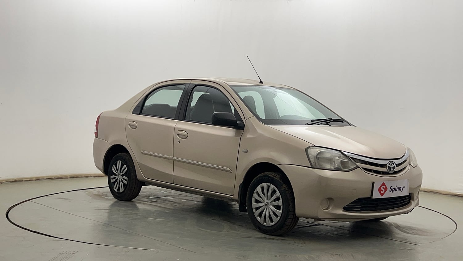 Used 2013 Toyota Etios G Petrol Manual exterior RIGHT FRONT CORNER VIEW
