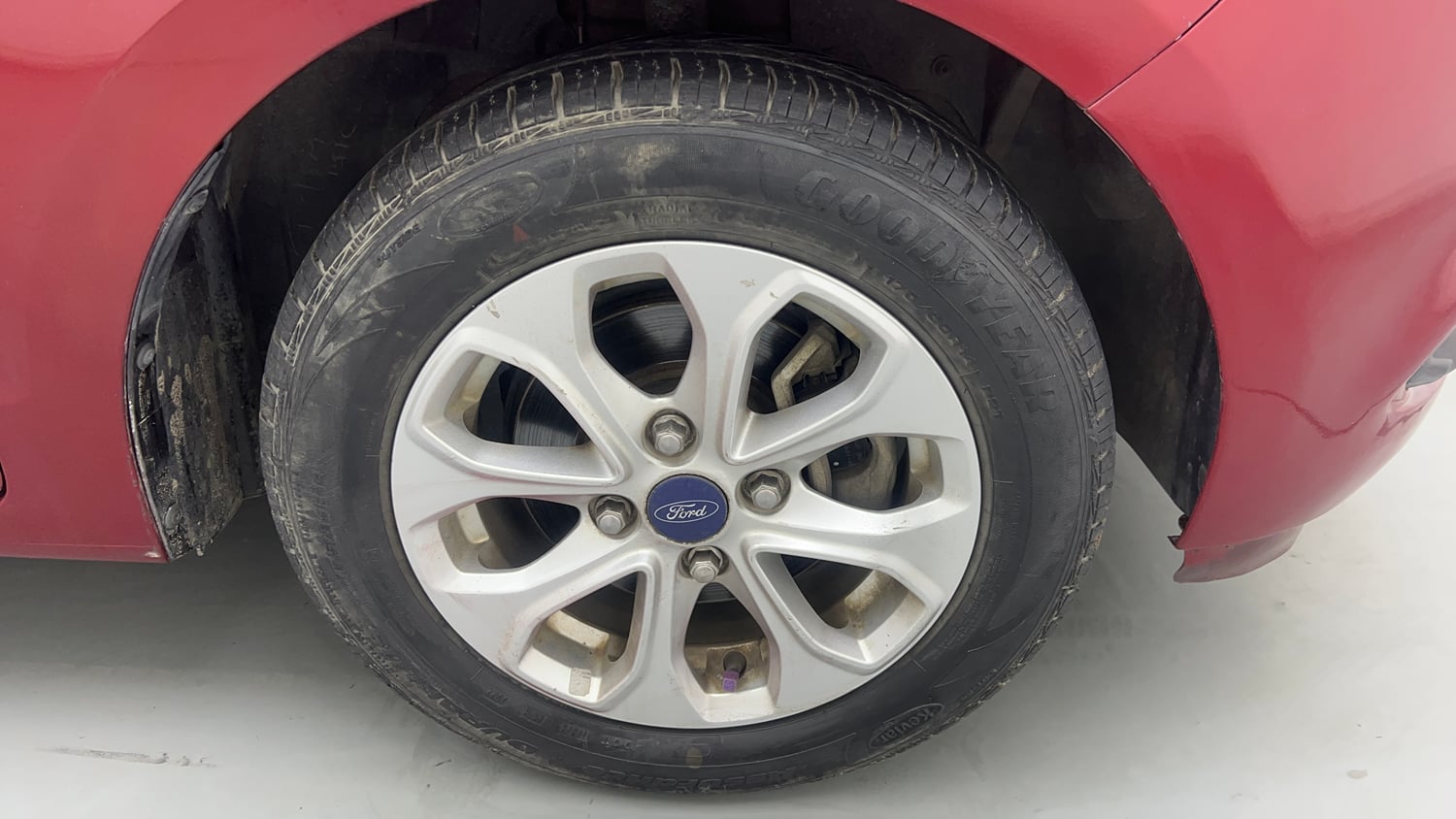Used 2017 Ford Figo Aspire Titanium 1.2 Ti-VCT Petrol Manual tyres RIGHT FRONT TYRE RIM VIEW