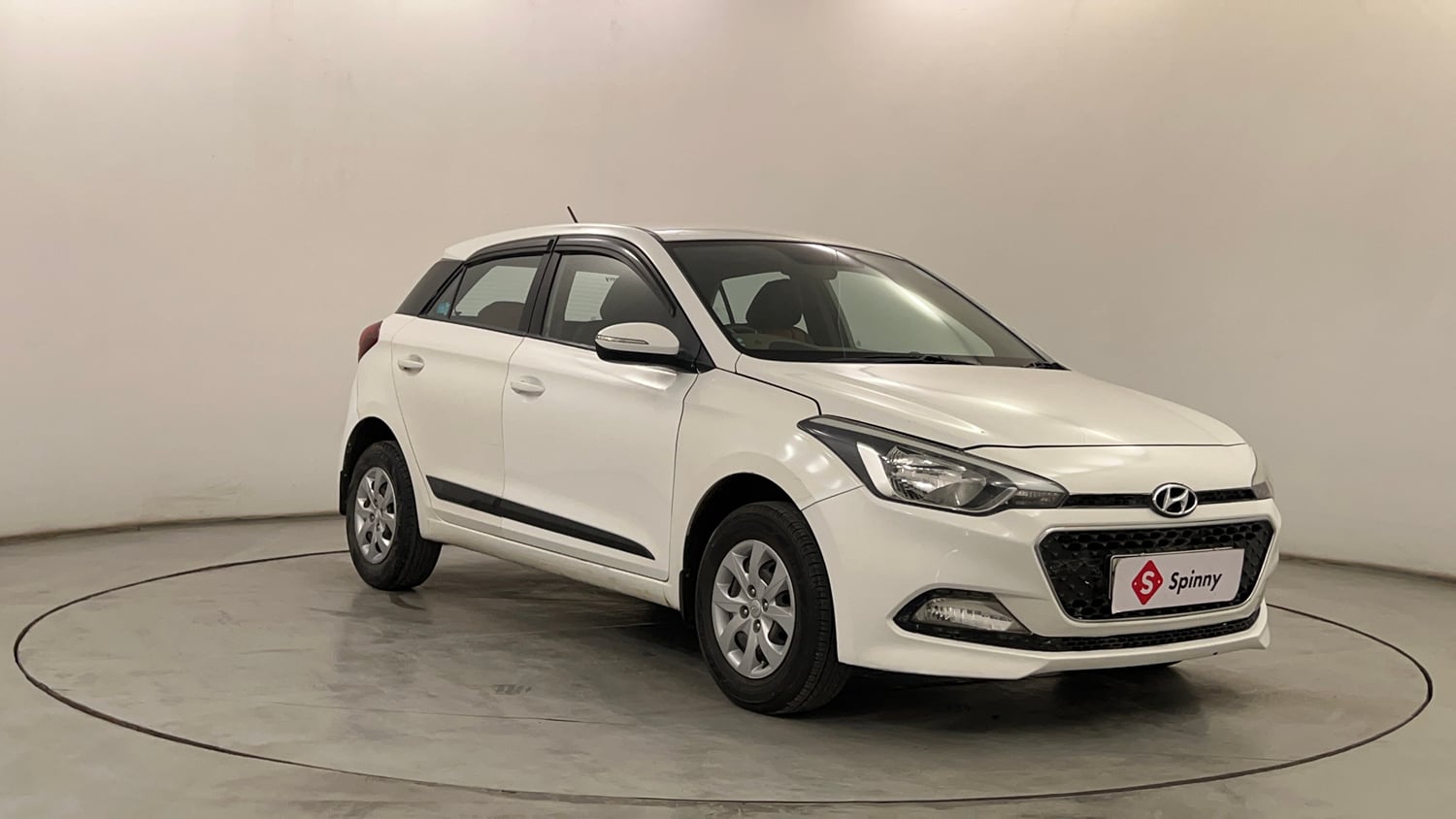 Used 2016 Hyundai Elite i20 Sportz 1.2 Petrol Manual exterior RIGHT FRONT CORNER VIEW