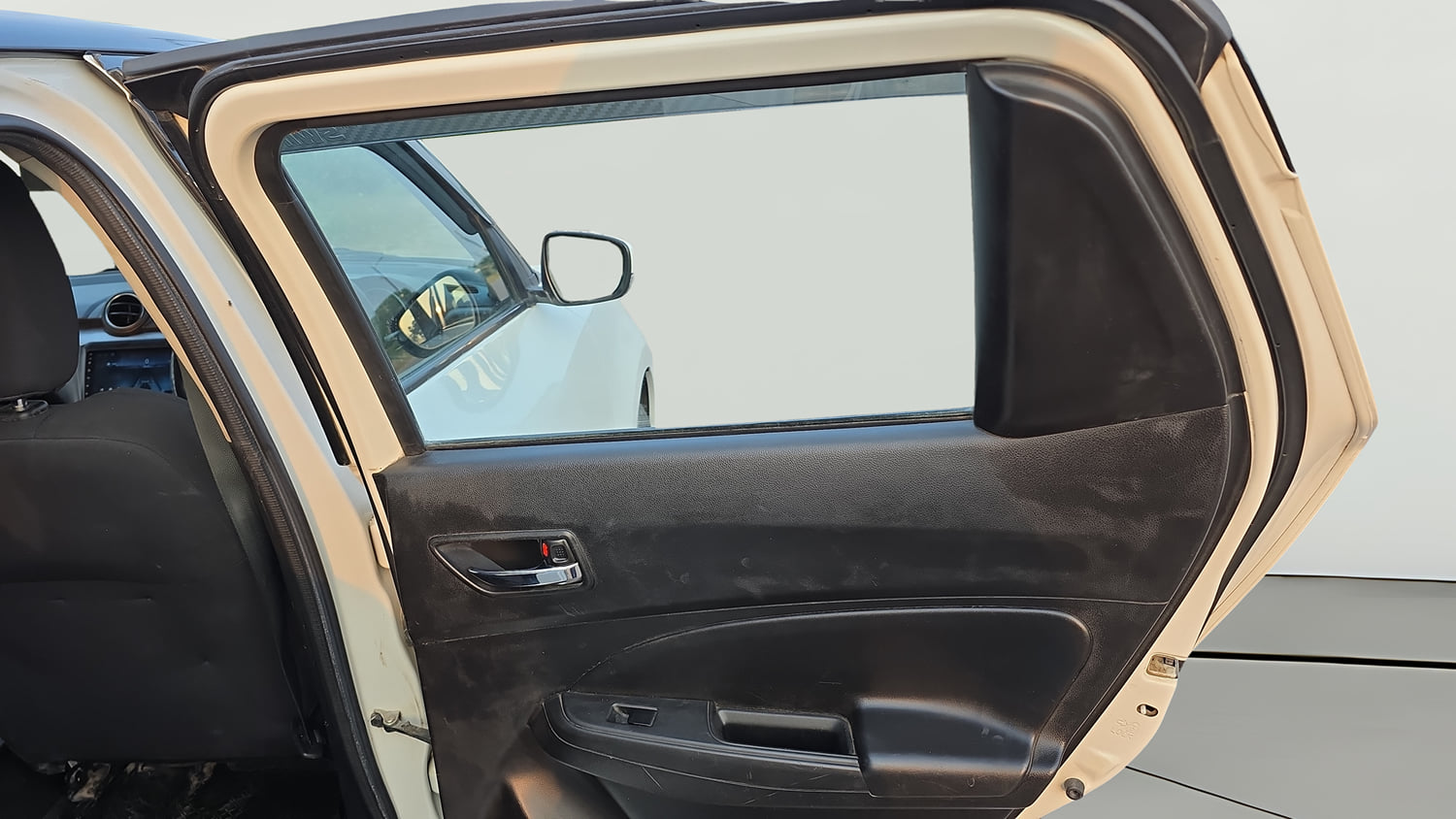 Used 2021 Maruti Suzuki Swift VXi Petrol Manual interior RIGHT REAR DOOR OPEN VIEW