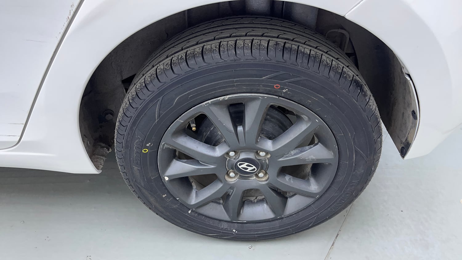 Used 2018 Hyundai Elite i20 Asta 1.2 AT Petrol Automatic tyres LEFT REAR TYRE RIM VIEW