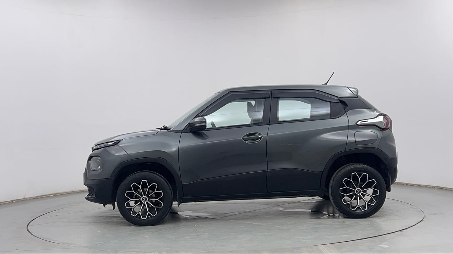 Used 2024 Tata Punch Adventure Rhythm Petrol Manual exterior LEFT SIDE VIEW