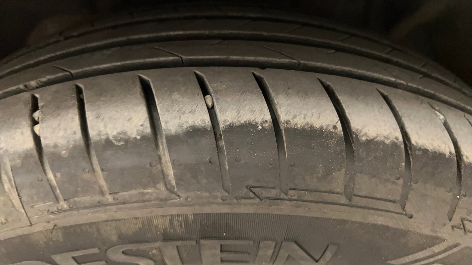 Used 2014 Ford EcoSport Titanium 1.5 TDCi (Opt) Diesel Manual tyres RIGHT FRONT TYRE TREAD VIEW