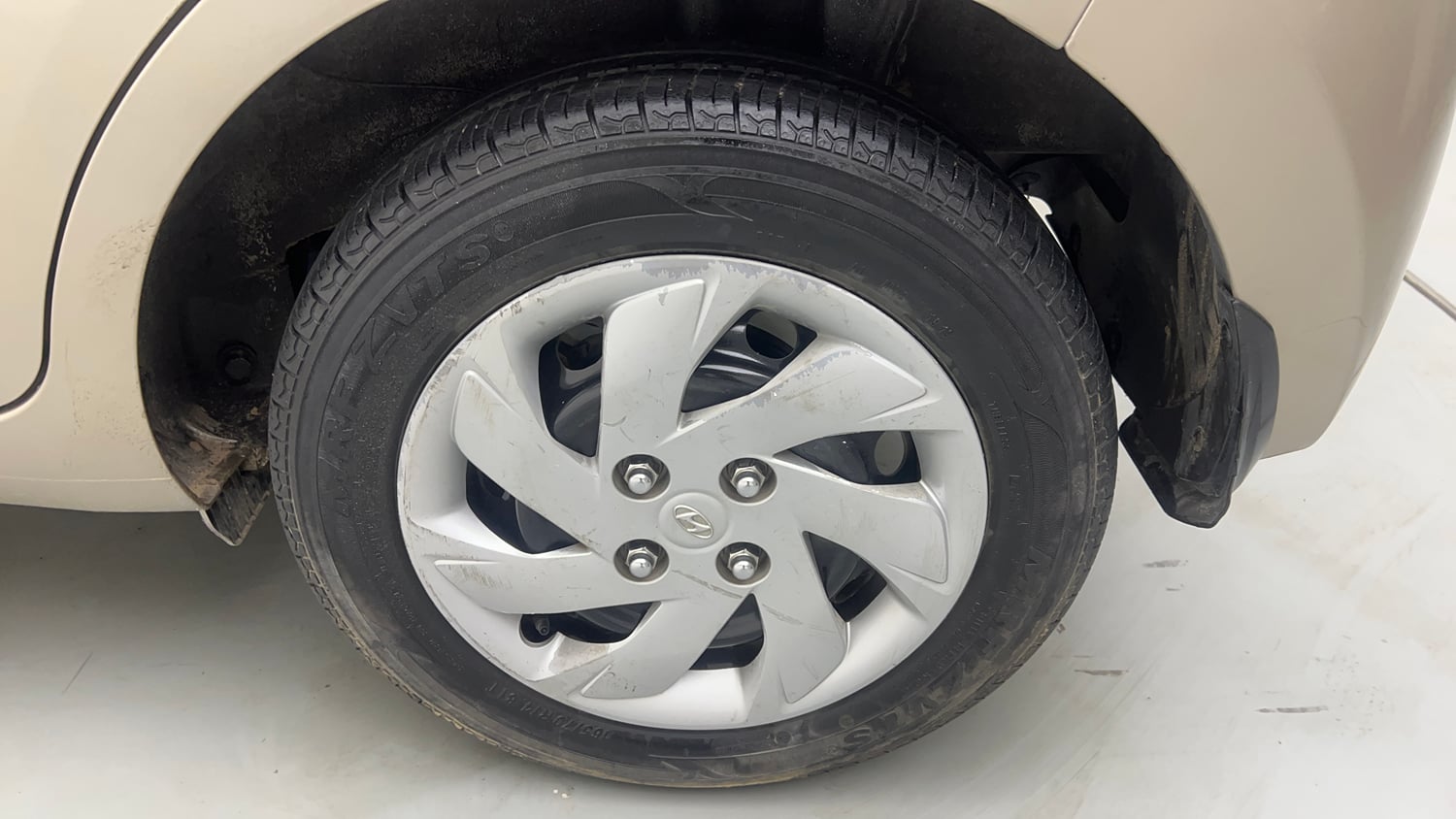 Used 2019 Hyundai Santro Sportz AMT Petrol Automatic tyres LEFT REAR TYRE RIM VIEW