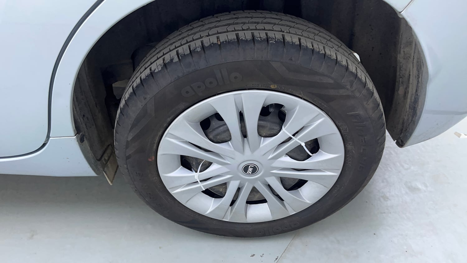 Used 2024 Toyota Glanza S AMT Petrol Automatic tyres LEFT REAR TYRE RIM VIEW