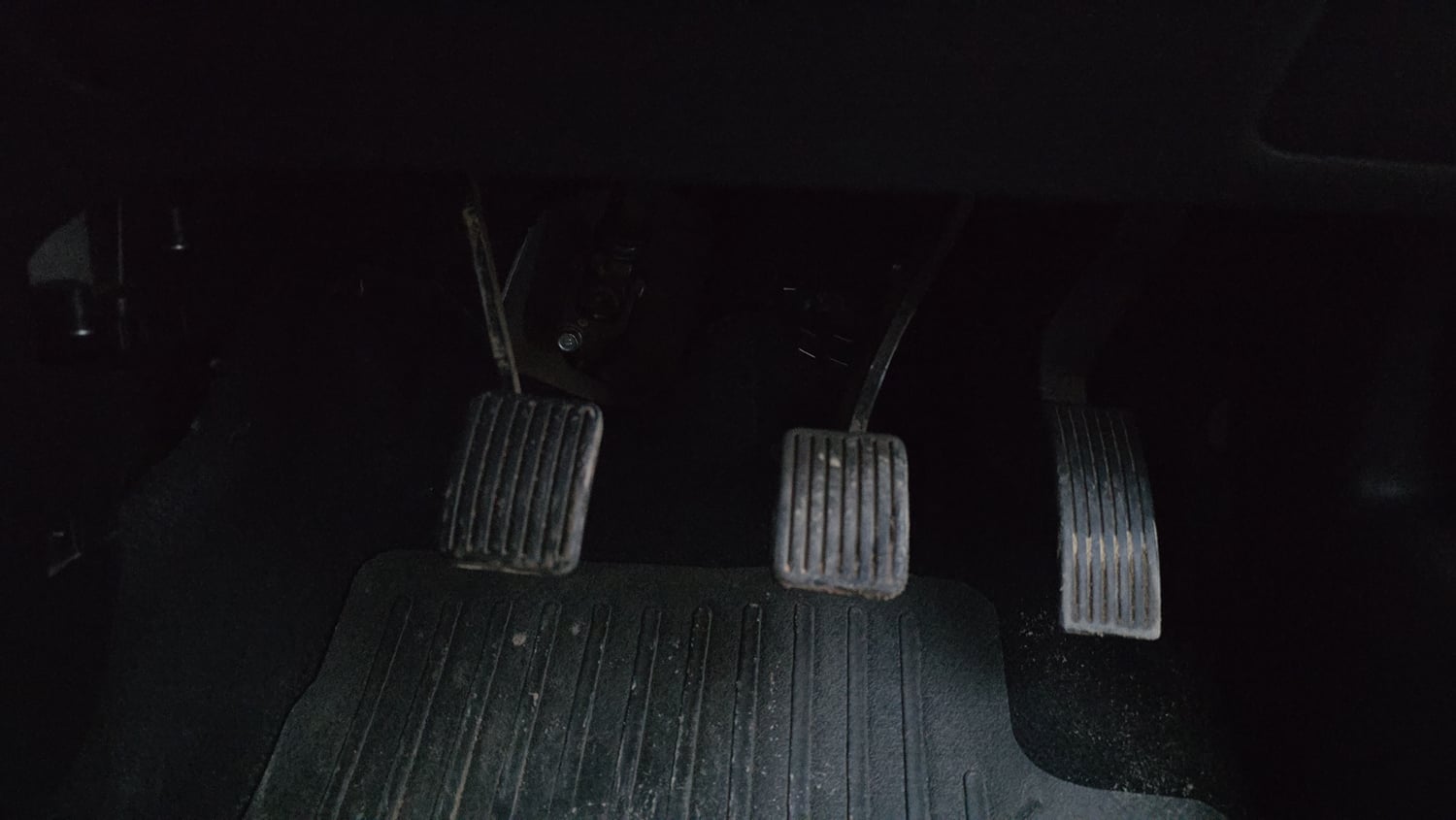 Used 2018 Hyundai Grand i10 Sportz (O) 1.2 Kappa VTVT Petrol Manual interior PEDALS VIEW