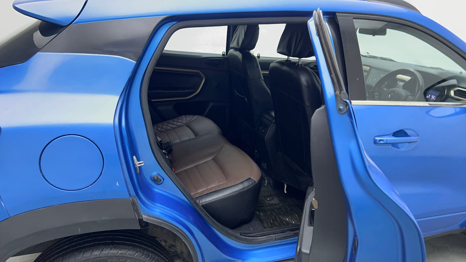 Used 2021 Renault Kiger RXT MT Petrol Manual interior RIGHT SIDE REAR DOOR CABIN VIEW