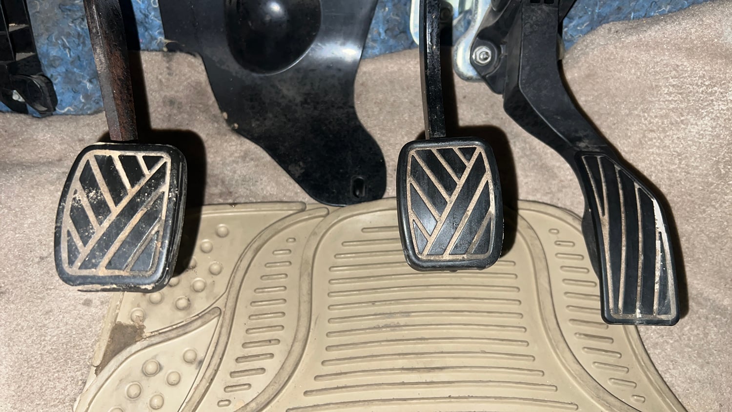 Used 2017 Maruti Suzuki Swift Dzire VXI Petrol Manual interior PEDALS VIEW