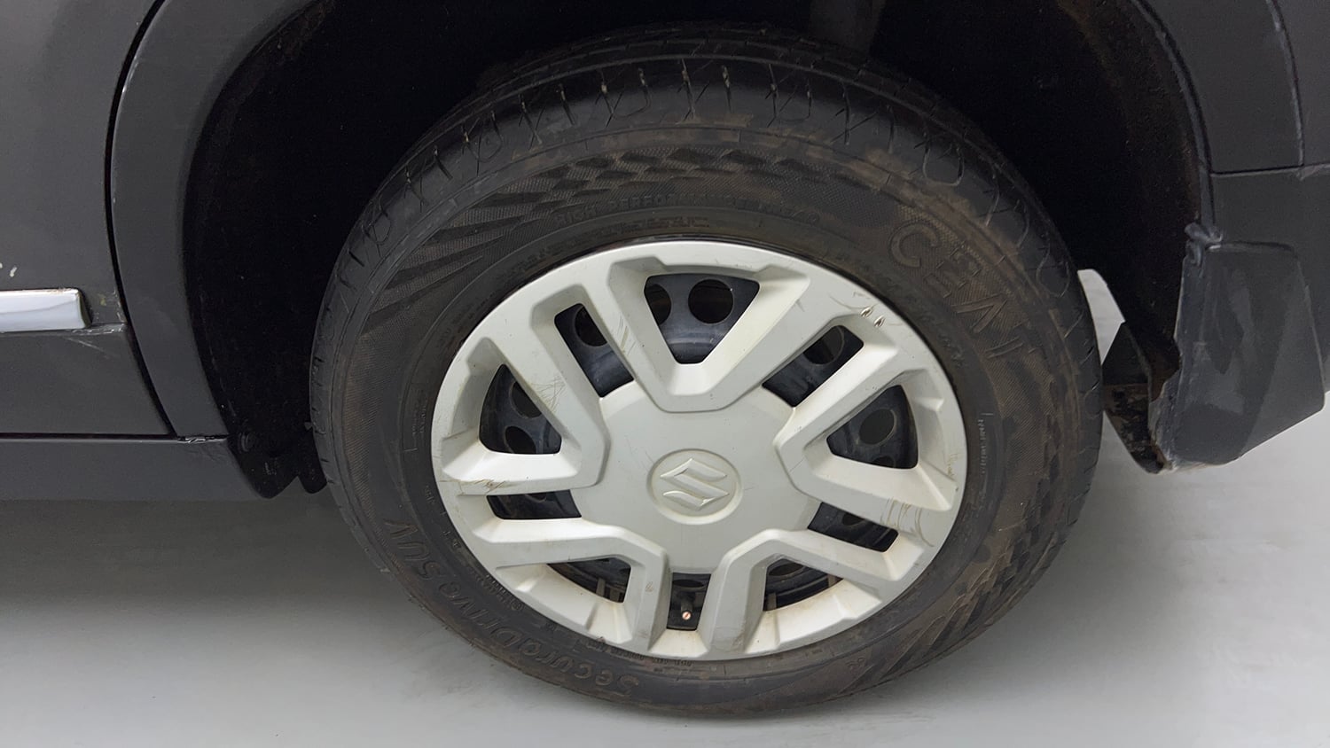 Used 2020 maruti-suzuki Vitara Brezza VXi Petrol Manual tyres LEFT REAR TYRE RIM VIEW