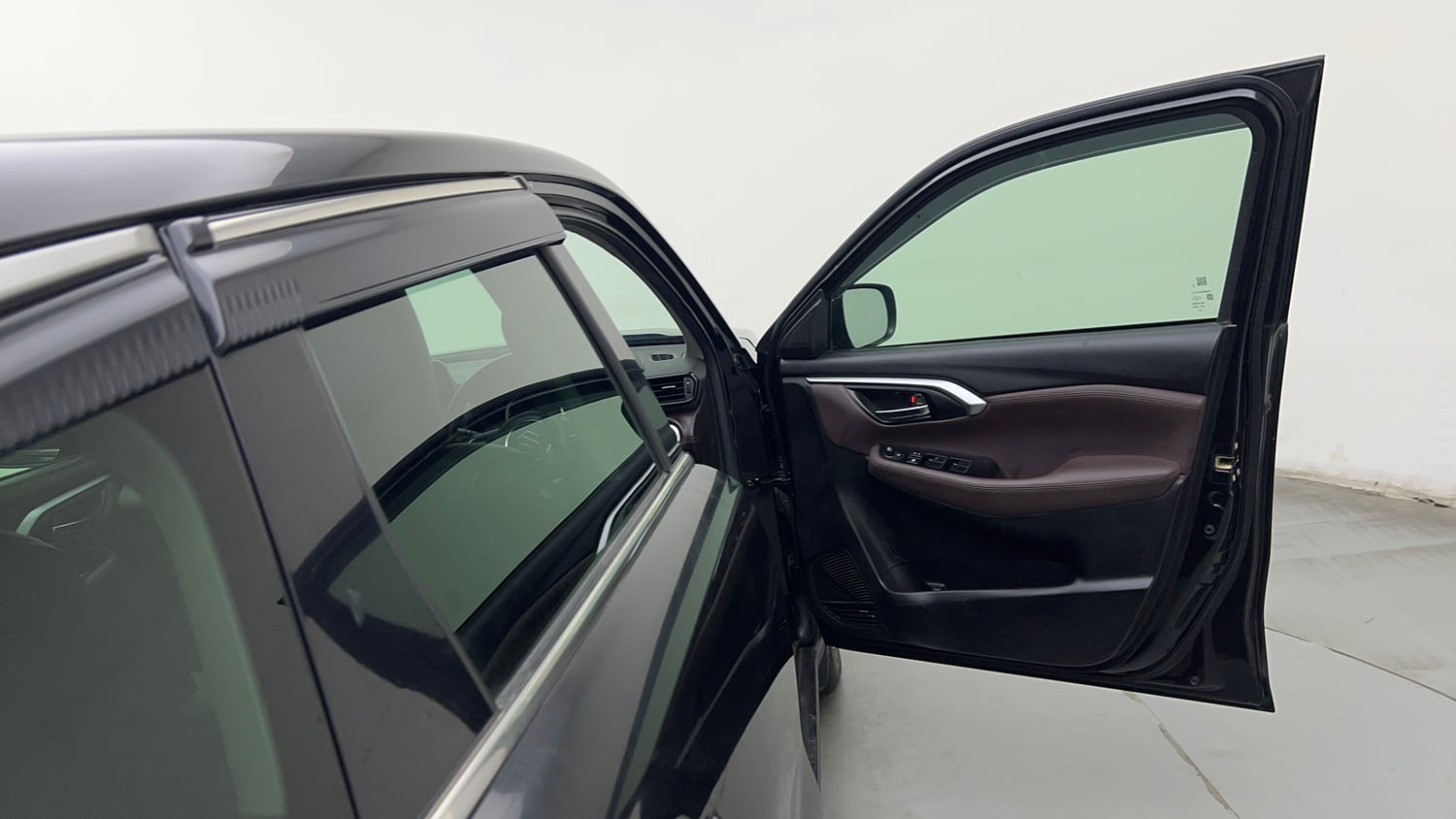 Used 2023 Maruti Suzuki Grand Vitara Zeta Smart Hybrid AT Petrol Automatic interior RIGHT FRONT DOOR OPEN VIEW