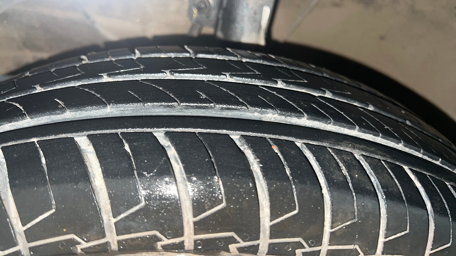 Used 2018 Maruti Suzuki Dzire VXi Petrol Manual tyres LEFT FRONT TYRE TREAD VIEW