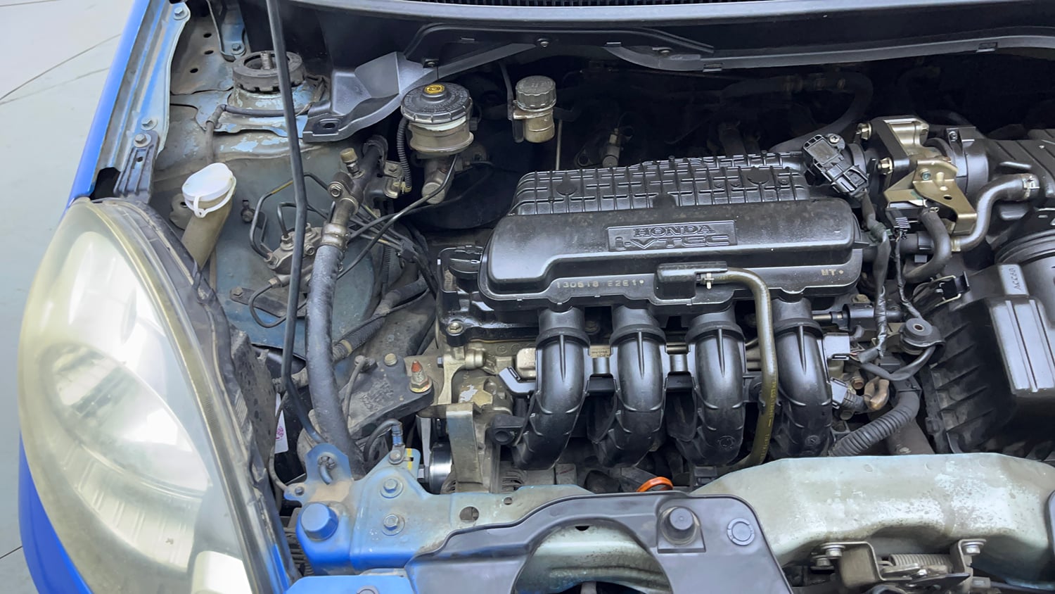 Used 2013 Honda Brio V MT Petrol Manual engine ENGINE RIGHT SIDE VIEW