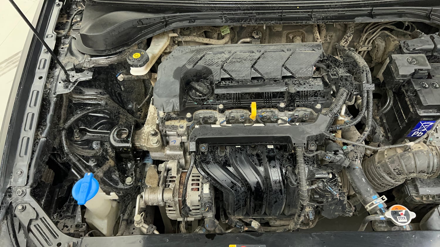 Used 2024 Hyundai Verna SX 1.5 Petrol MT Petrol Manual engine ENGINE RIGHT SIDE VIEW