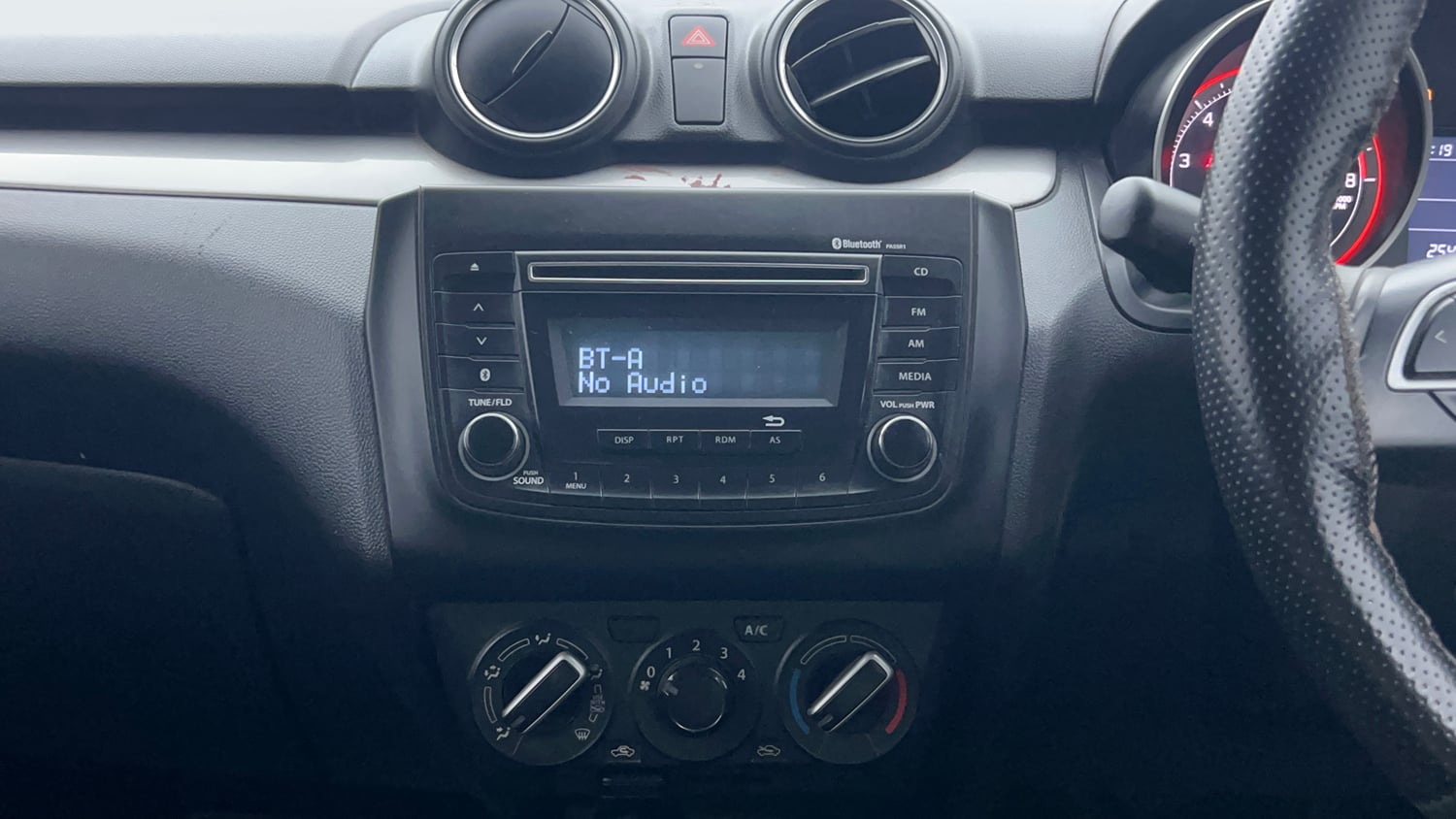 Used 2018 Maruti Suzuki Swift VXi Petrol Manual interior MUSIC SYSTEM & AC CONTROL VIEW
