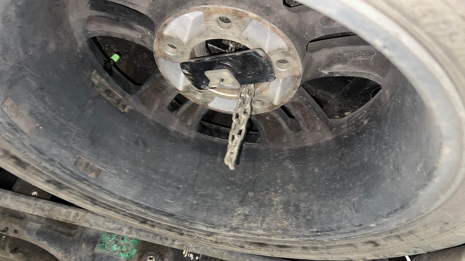 Used 2018 Tata Hexa XT 4x2 7 STR Diesel Manual tyres SPARE TYRE VIEW