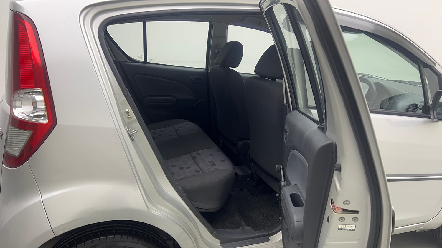Used 2013 Maruti Suzuki Ritz Lxi BS-IV Petrol Manual interior RIGHT SIDE REAR DOOR CABIN VIEW