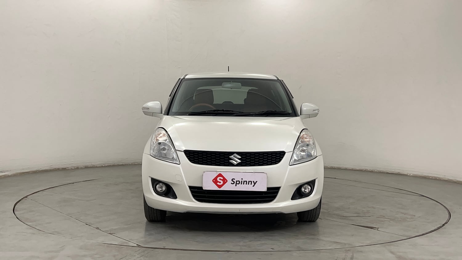 Used 2013 Maruti Suzuki Swift VDi Diesel Manual exterior FRONT VIEW