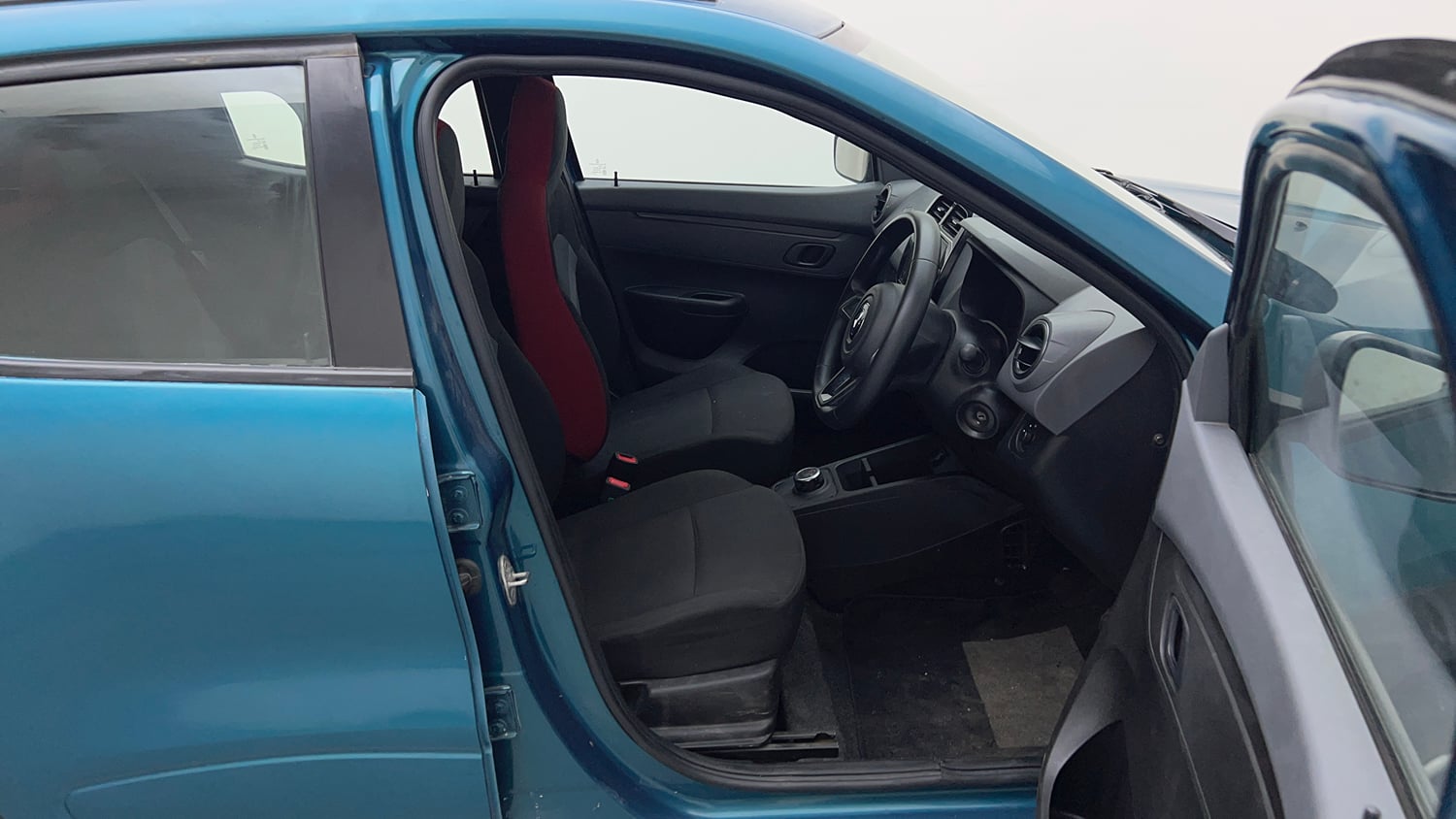 Used 2021 Renault Kwid RXT 1.0 AMT Opt Petrol Automatic interior RIGHT SIDE FRONT DOOR CABIN VIEW