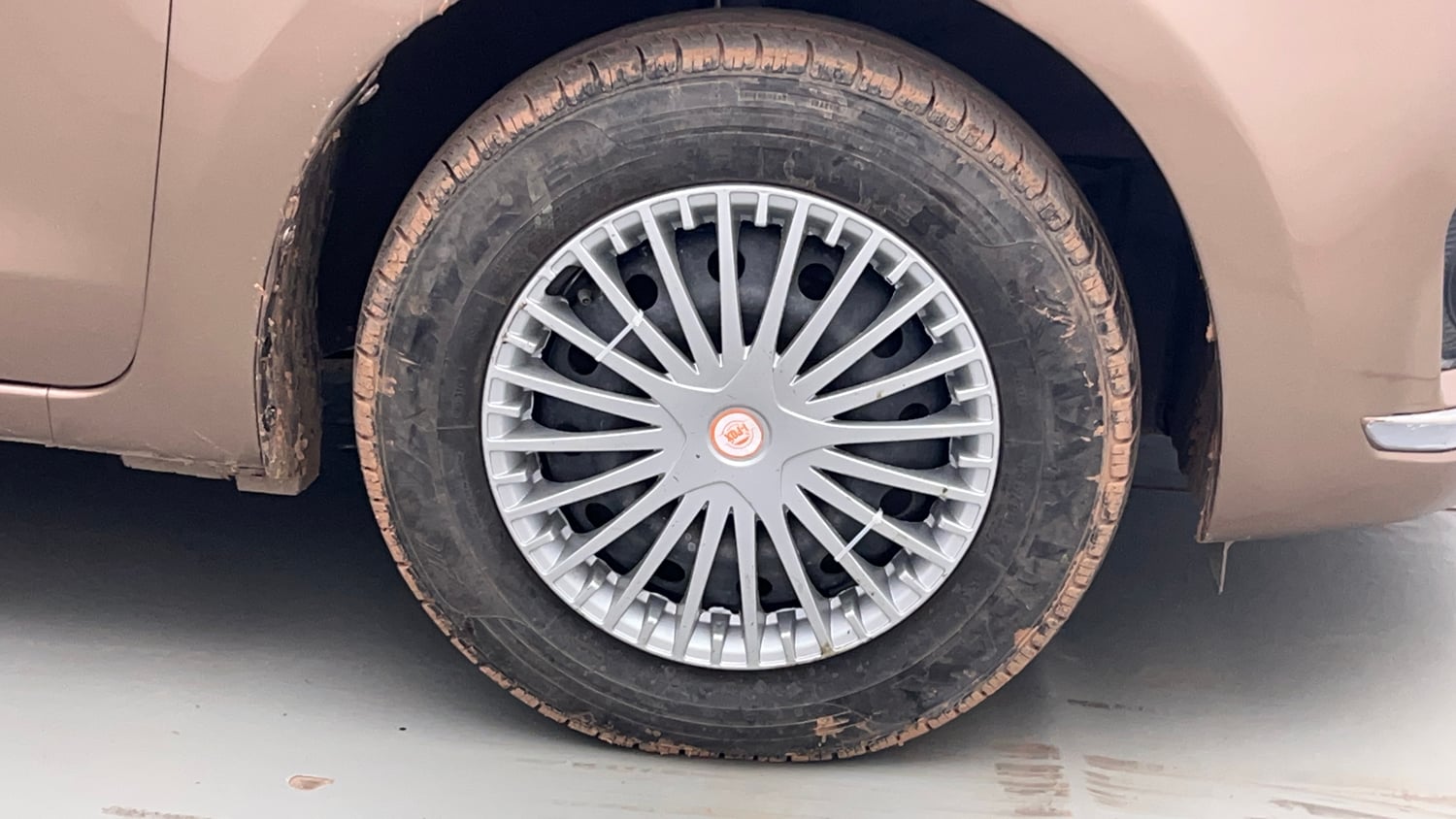 Used 2019 Maruti Suzuki Dzire VDi Diesel Manual tyres RIGHT FRONT TYRE RIM VIEW