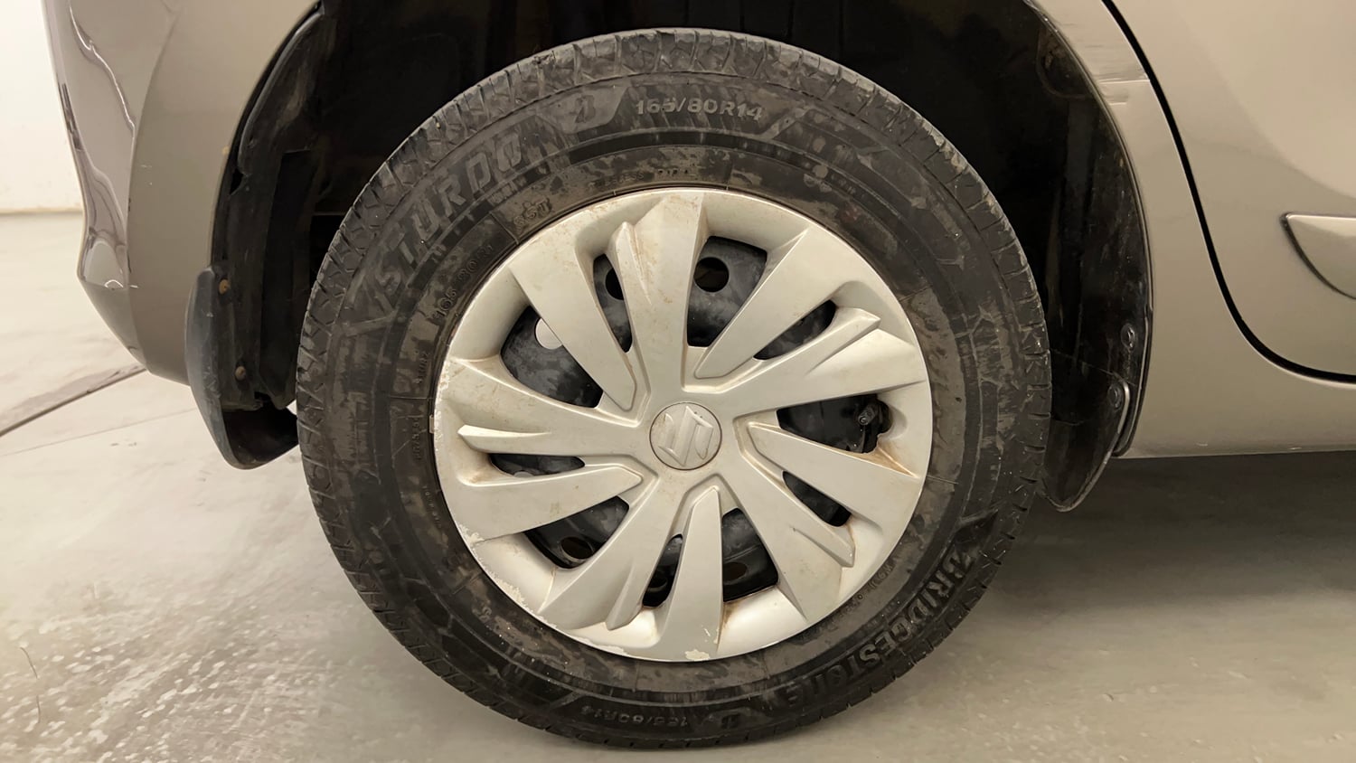 Used 2021 Maruti Suzuki Swift VXi Petrol Manual tyres RIGHT REAR TYRE RIM VIEW