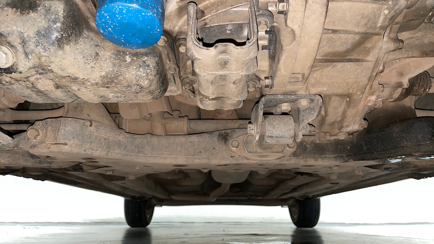 Used 2017 Hyundai Xcent SX 1.2 (O) Petrol Manual extra FRONT LEFT UNDERBODY VIEW
