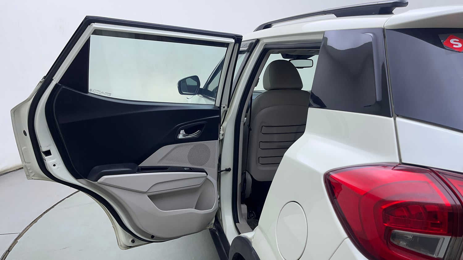 Used 2021 Mahindra XUV 300 W8 (O) 1.5 Diesel AMT Diesel Automatic interior LEFT REAR DOOR OPEN VIEW