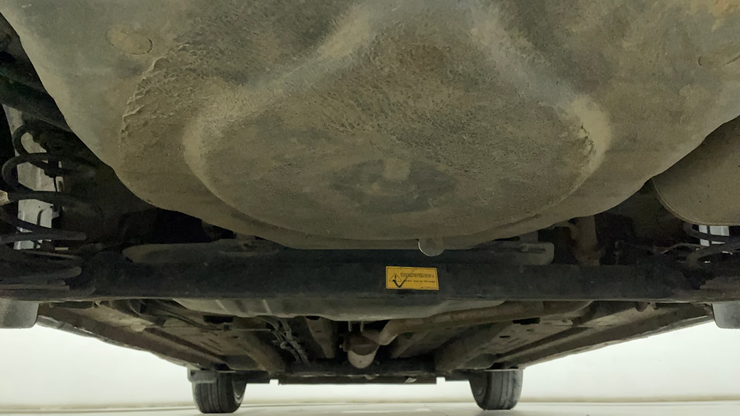 Used 2023 Tata Altroz XZ Plus (S) Petrol Manual extra REAR UNDERBODY VIEW (TAKEN FROM REAR)