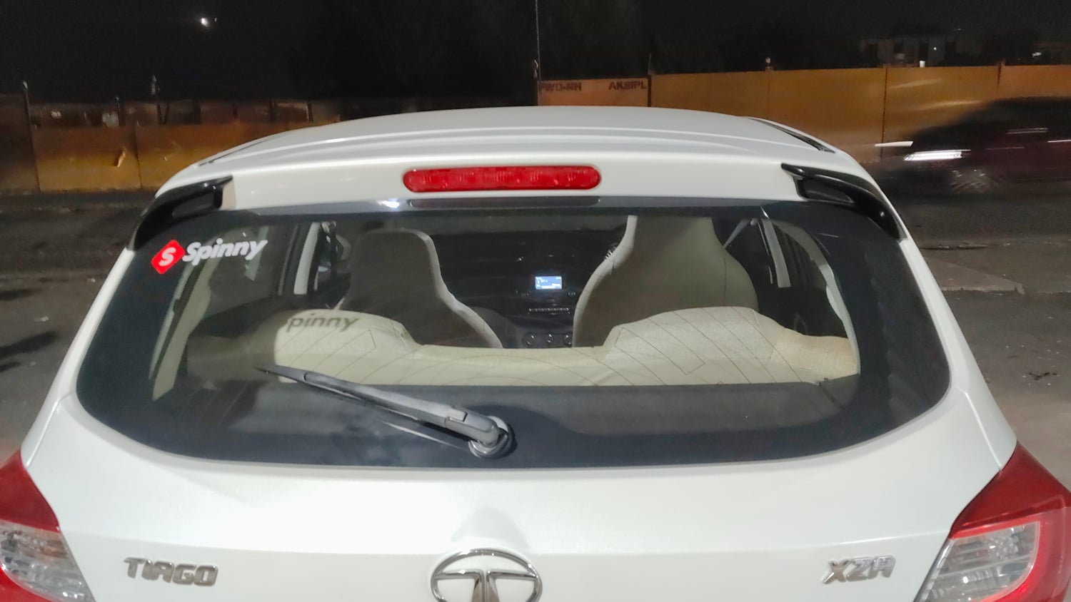 Used 2018 Tata Tiago Revotron XZA Petrol Automatic top_features Rear defogger