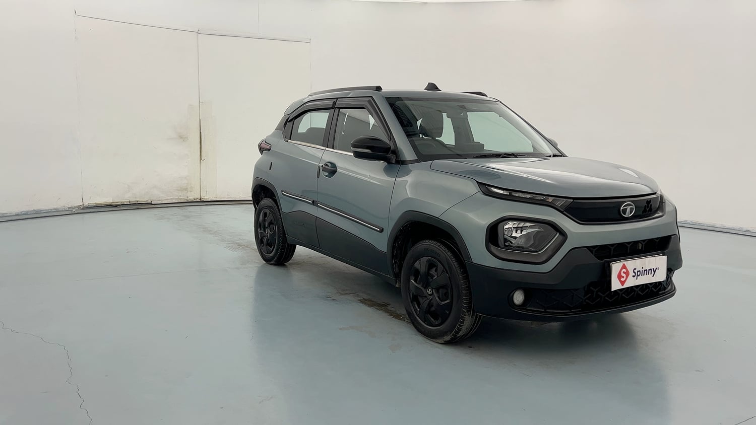 Used 2022 Tata Punch Adventure MT Petrol Manual exterior RIGHT FRONT CORNER VIEW