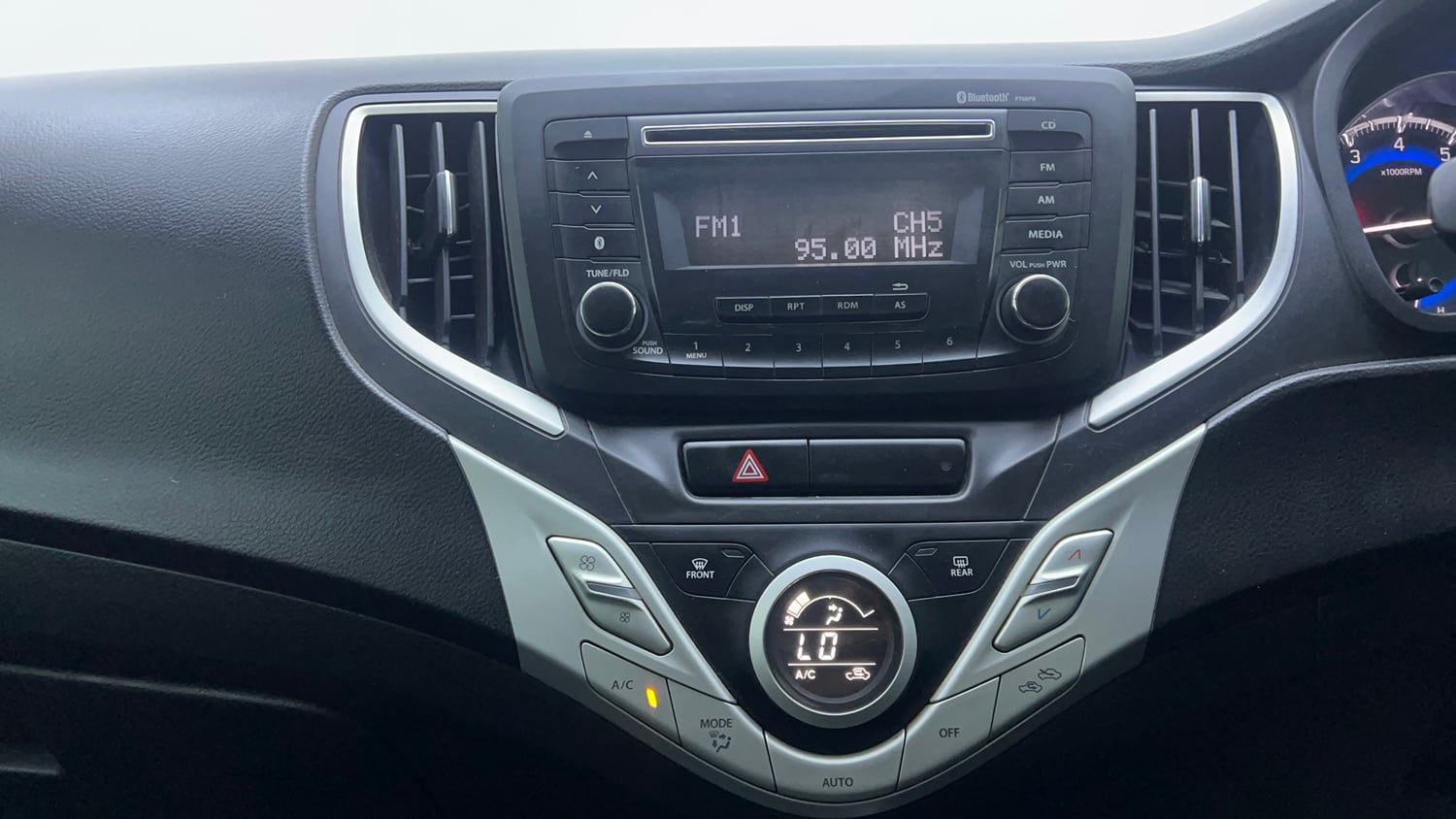 Used 2018 Maruti Suzuki Baleno Zeta 1.2 Petrol Manual interior MUSIC SYSTEM & AC CONTROL VIEW