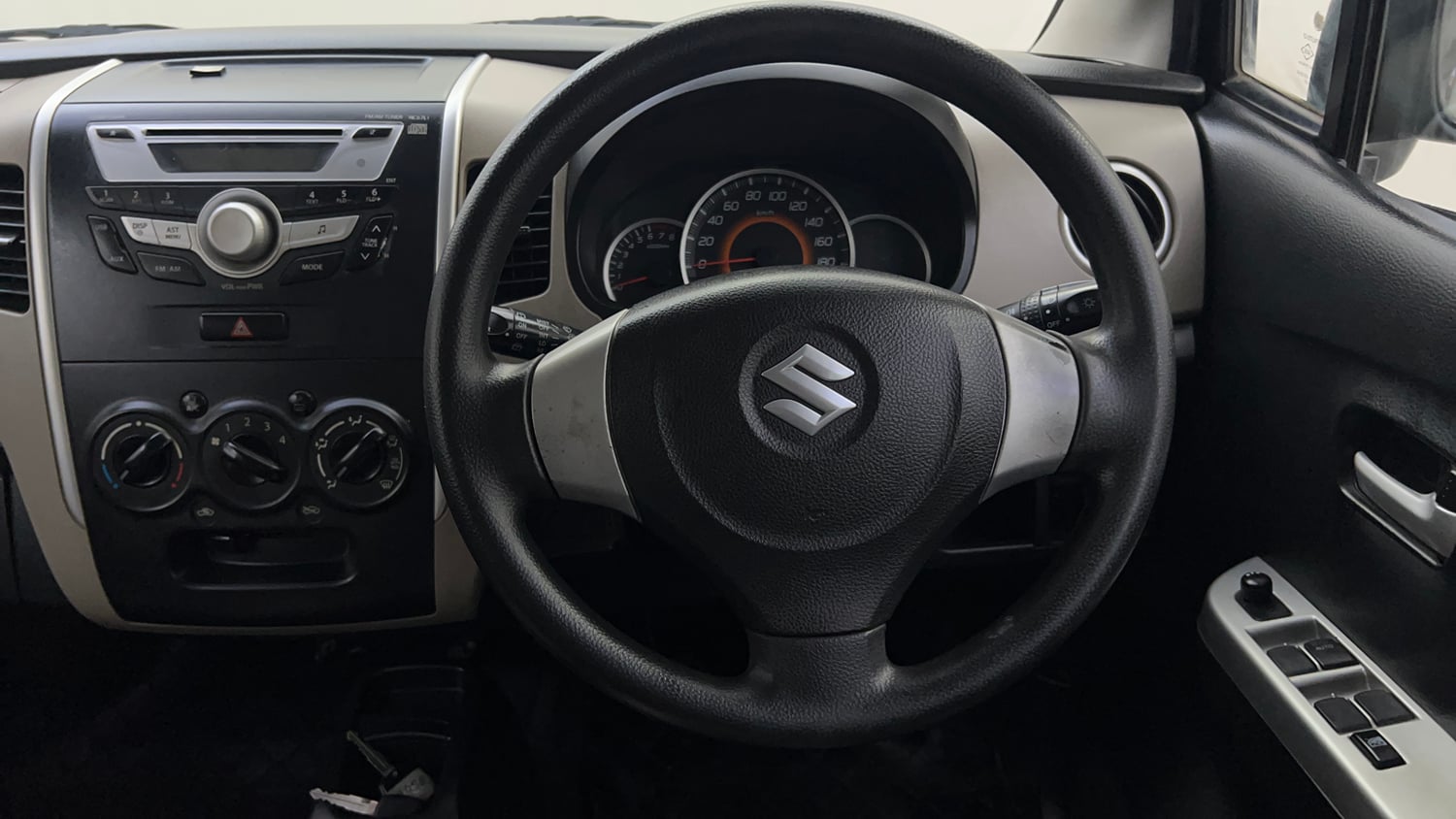 Used 2015 Maruti Suzuki Wagon R VXI Petrol Manual interior STEERING VIEW