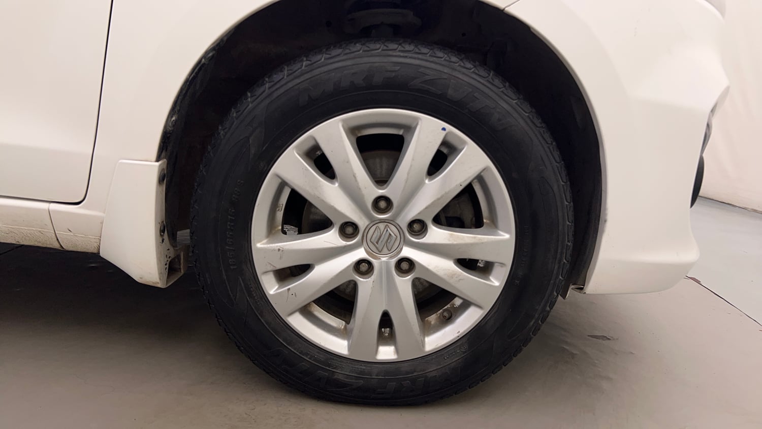 Used 2016 Maruti Suzuki Ertiga ZXI Petrol Manual tyres RIGHT FRONT TYRE RIM VIEW