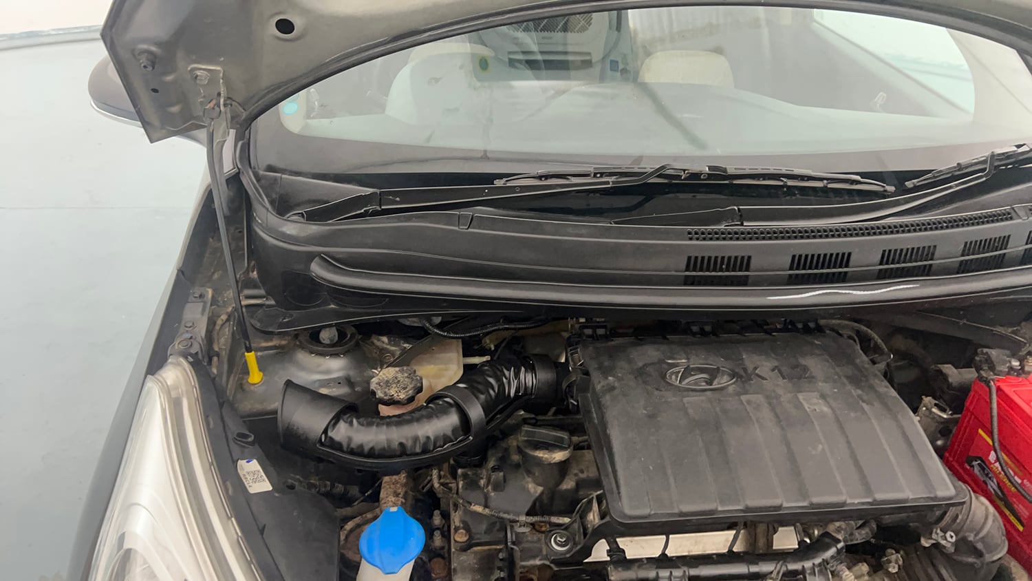 Used 2020 Hyundai Grand i10 Sportz 1.2 Kappa VTVT Petrol Manual engine ENGINE RIGHT SIDE HINGE & APRON VIEW