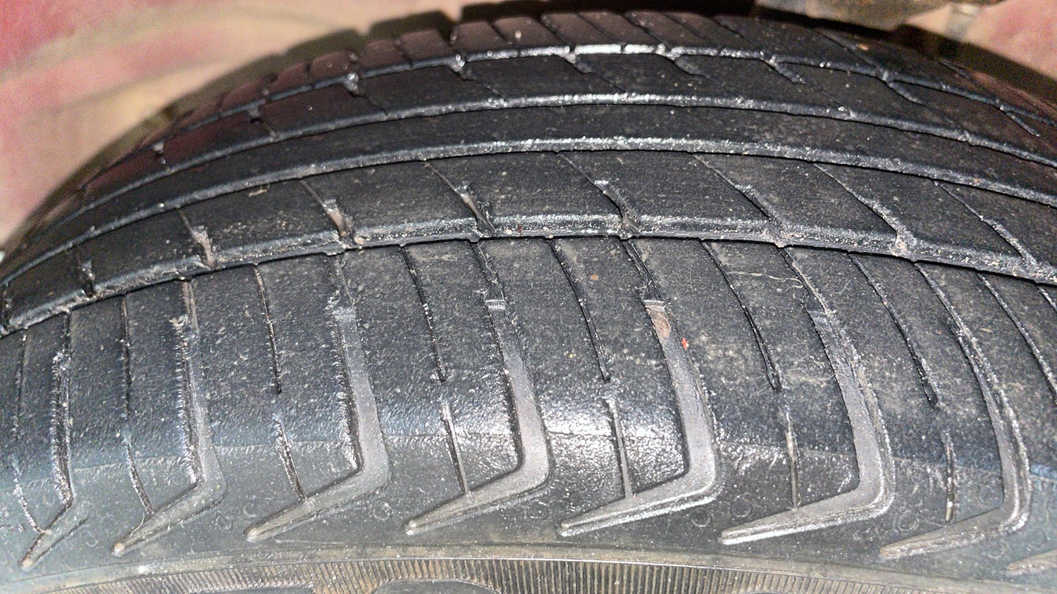 Used 2017 maruti-suzuki Alto K10 VXi (O) AMT Petrol Automatic tyres LEFT FRONT TYRE TREAD VIEW