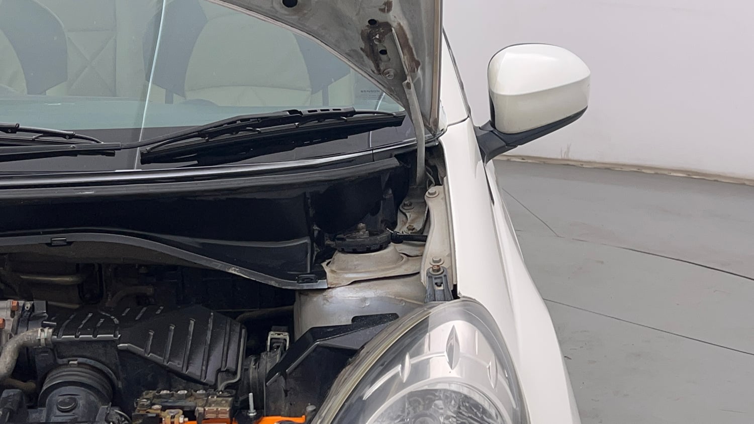 Used 2013 Honda Amaze 1.2 EX i-VTEC Petrol Manual engine ENGINE LEFT SIDE HINGE & APRON VIEW