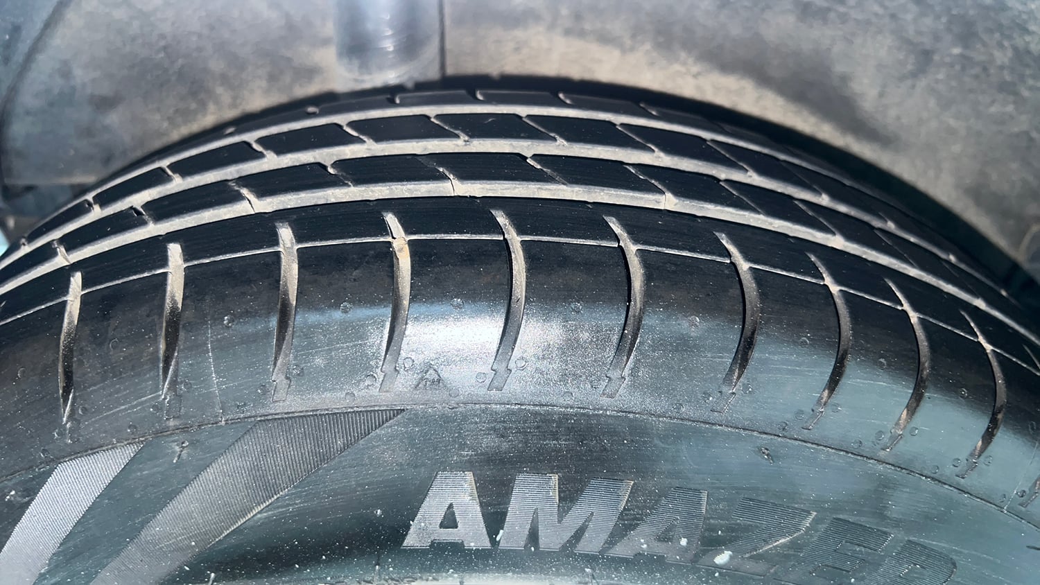 Used 2013 Maruti Suzuki Ritz Lxi BS-IV Petrol Manual tyres RIGHT REAR TYRE TREAD VIEW