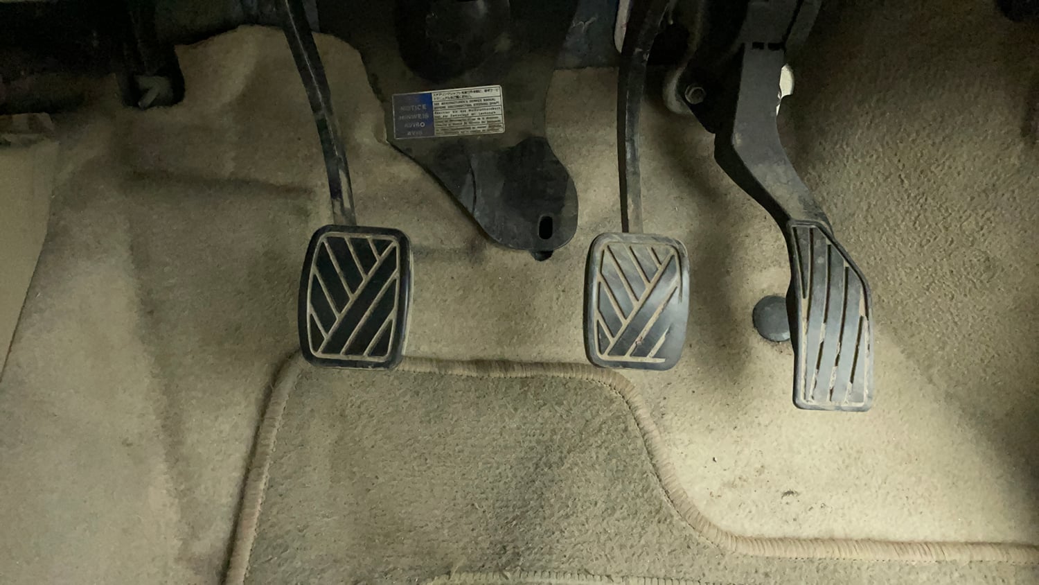 Used 2013 Maruti Suzuki Ertiga ZXi Petrol Manual interior PEDALS VIEW