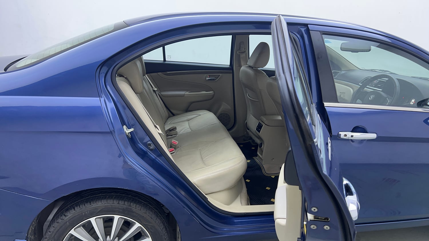Used 2018 Maruti Suzuki Ciaz Alpha Hybrid 1.5 Petrol Manual interior RIGHT SIDE REAR DOOR CABIN VIEW