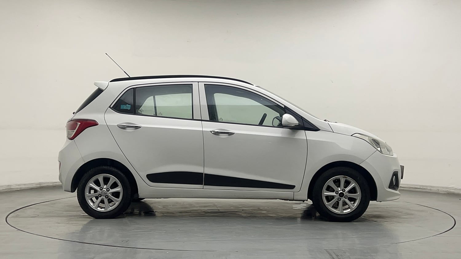 Used 2016 Hyundai Grand i10 Asta 1.2 Kappa VTVT Petrol Manual exterior RIGHT SIDE VIEW