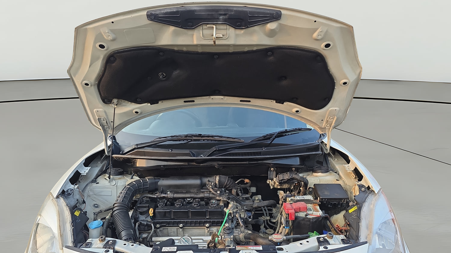 Used 2021 Maruti Suzuki Swift VXi Petrol Manual engine ENGINE & BONNET OPEN FRONT VIEW