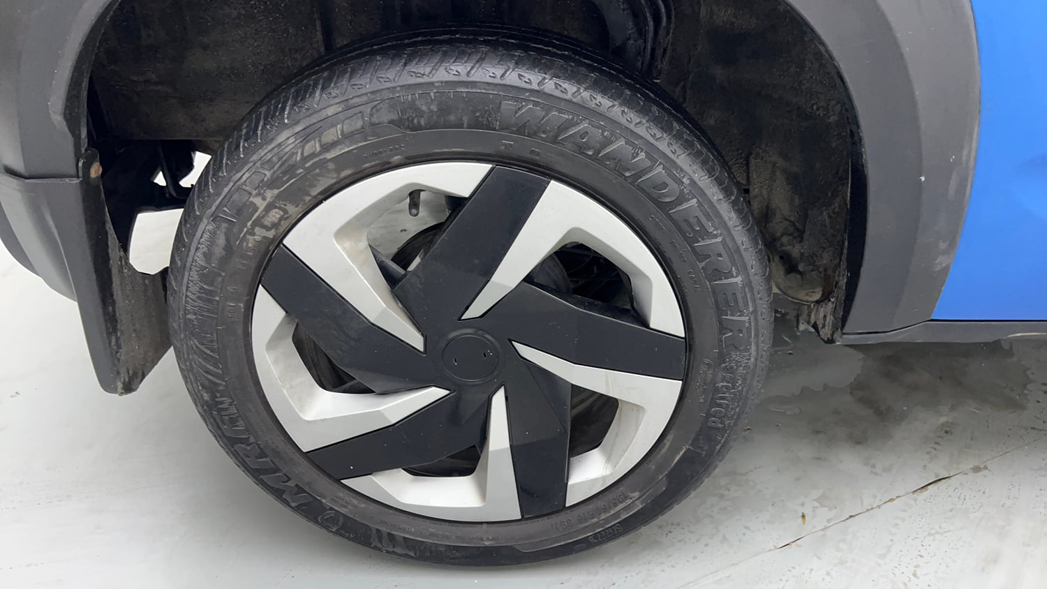 Used 2021 Renault Kiger RXT MT Petrol Manual tyres RIGHT REAR TYRE RIM VIEW