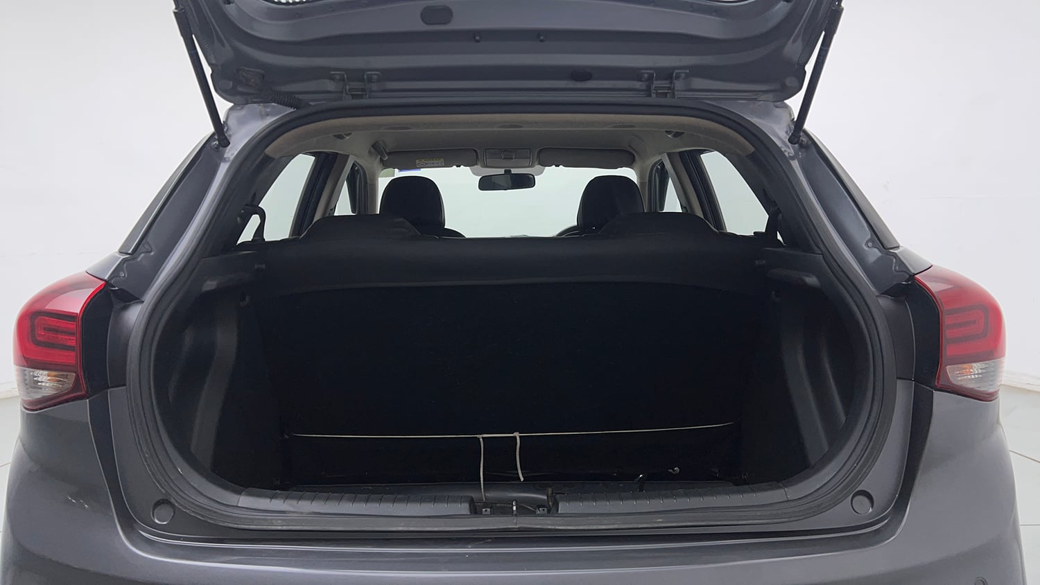 Used 2019 Hyundai Elite i20 Magna Plus 1.2 Petrol Manual interior DICKY INSIDE VIEW