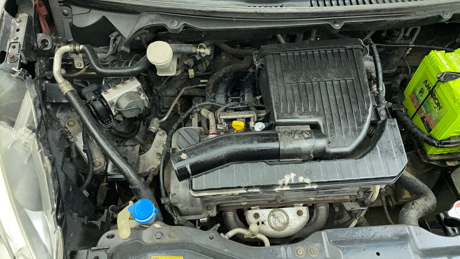 Used 2013 Maruti Suzuki Ertiga ZXi Petrol Manual engine ENGINE RIGHT SIDE VIEW