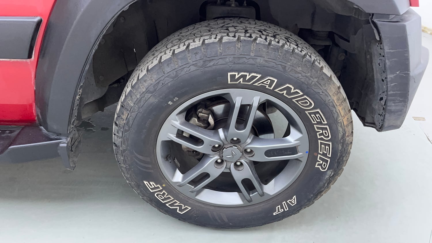 Used 2023 Mahindra Thar LX Hard Top Petrol MT 4WD Petrol Manual tyres RIGHT FRONT TYRE RIM VIEW