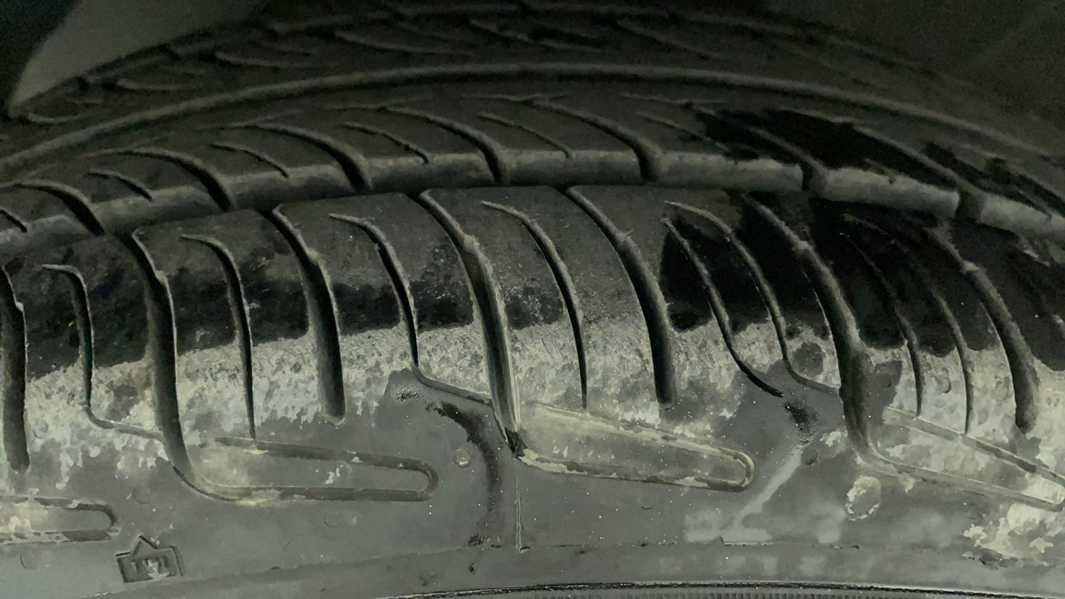 Used 2018 Hyundai Grand i10 Sportz AT 1.2 Kappa VTVT Petrol Automatic tyres LEFT FRONT TYRE TREAD VIEW