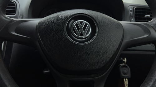 Used 2017 Volkswagen Polo Comfortline 1.2L (P) Petrol Manual top_features Airbags