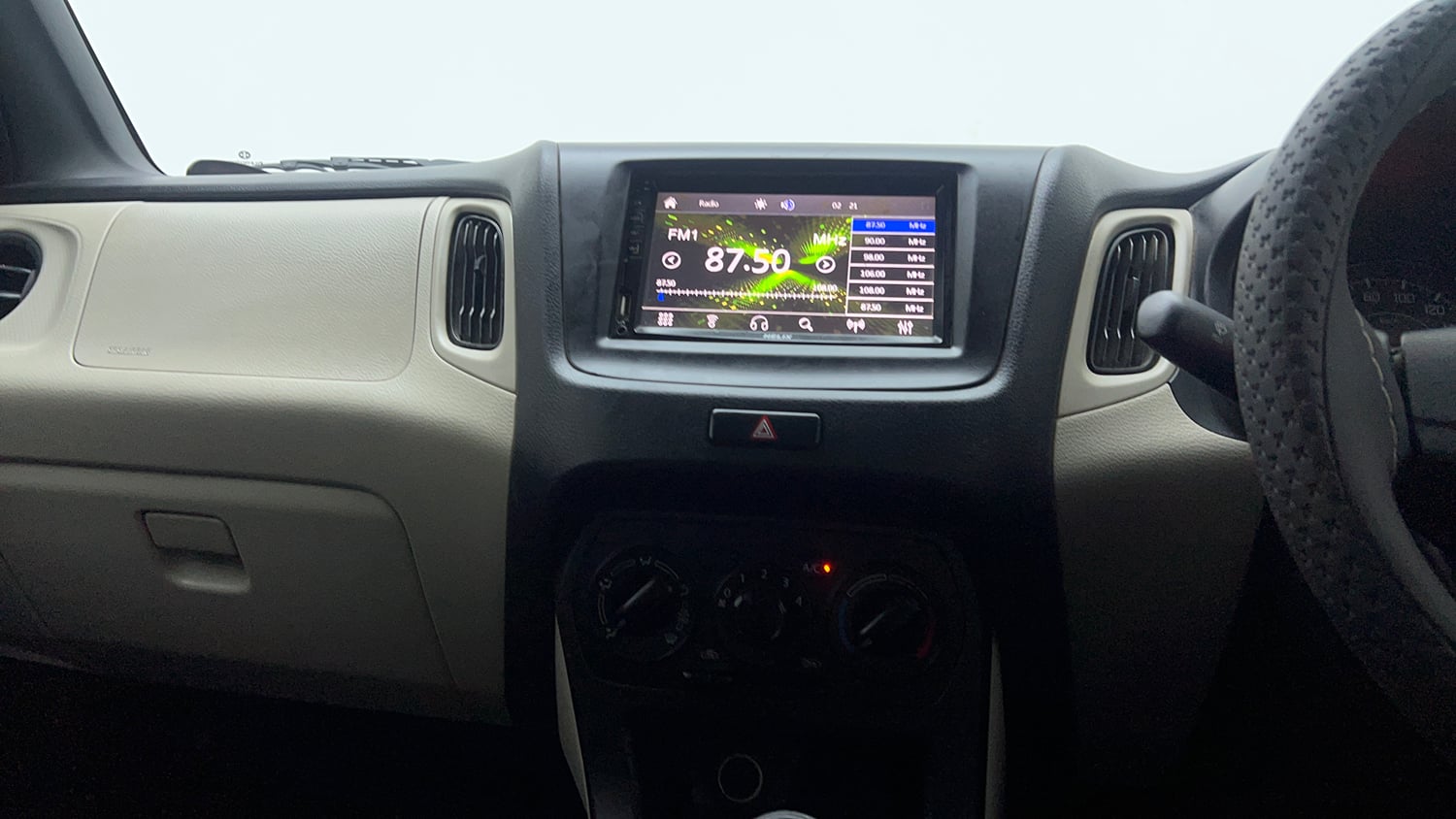 Used 2019 Maruti Suzuki Wagon R LXi (O) 1.0 CNG Cng Manual interior MUSIC SYSTEM & AC CONTROL VIEW