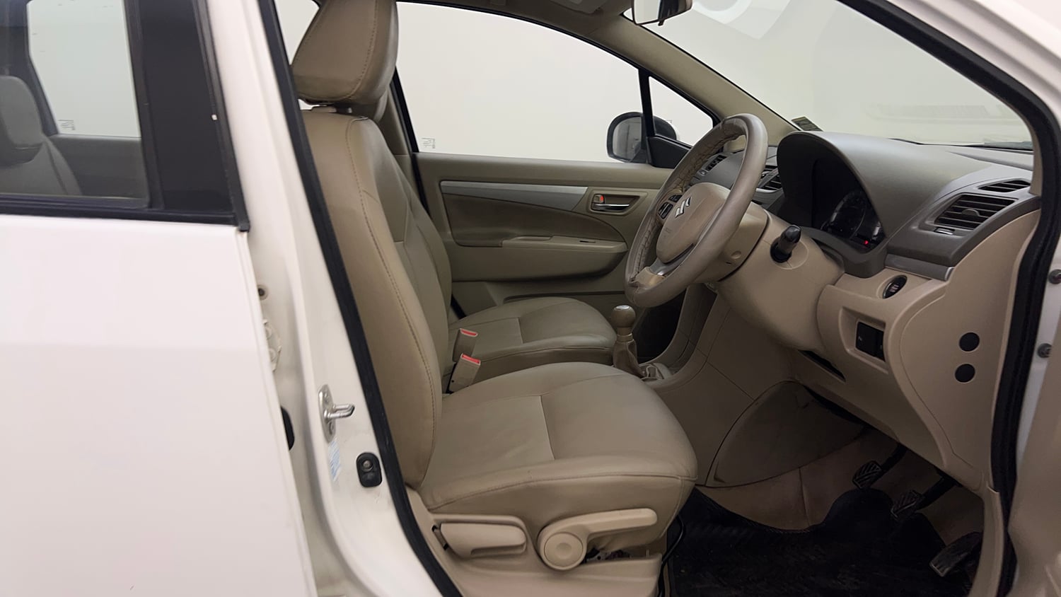 Used 2016 Maruti Suzuki Ertiga ZXI Petrol Manual interior RIGHT SIDE FRONT DOOR CABIN VIEW