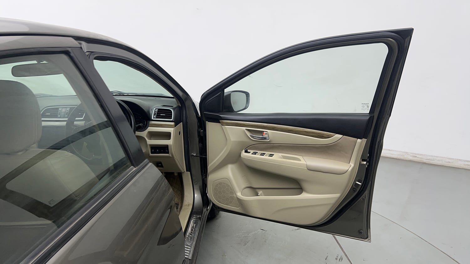 Used 2020 Maruti Suzuki Ciaz Delta Hybrid 1.5 AT Petrol Automatic interior RIGHT FRONT DOOR OPEN VIEW