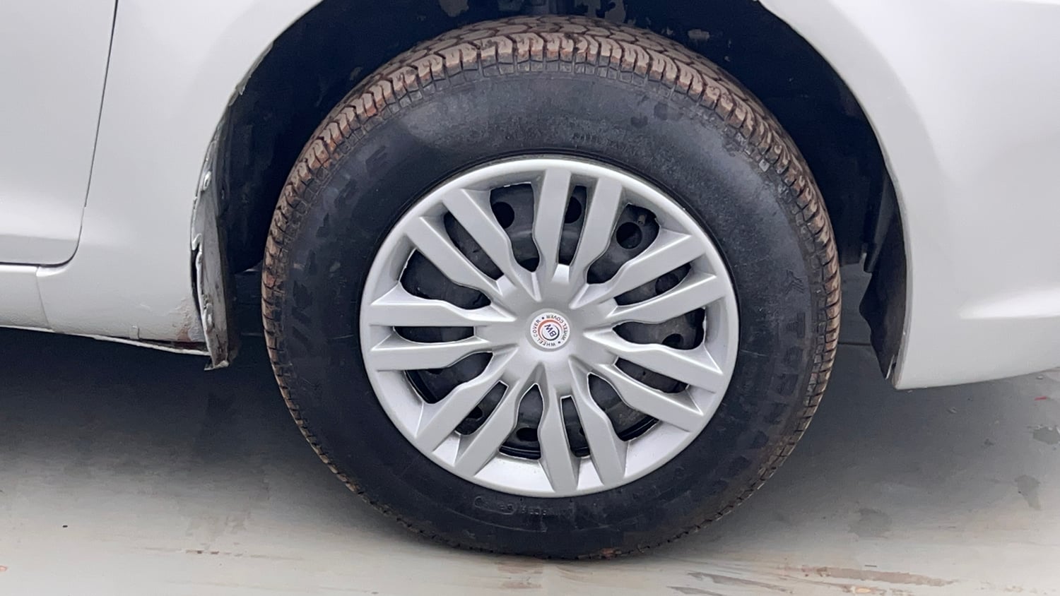 Used 2016 Maruti Suzuki Swift Dzire VXI Petrol Manual tyres RIGHT FRONT TYRE RIM VIEW